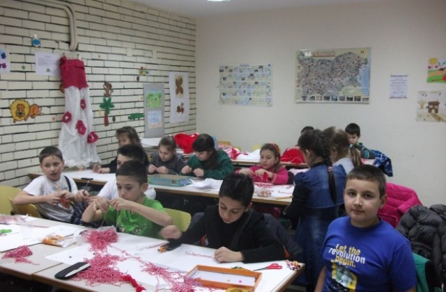 Над 400 мартеници изпратиха във Варен горнооряховски деца