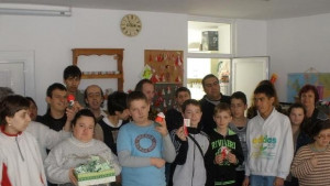 Доброволци посетиха Дневния център за възрастни хора с увреждания