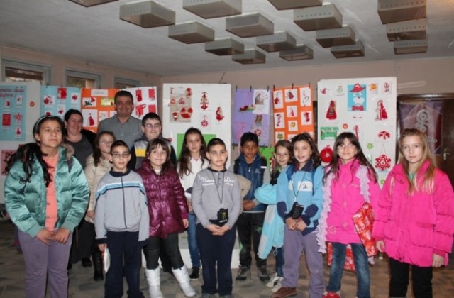 В Елена наградиха победителите в конкурс за оригинална мартеница