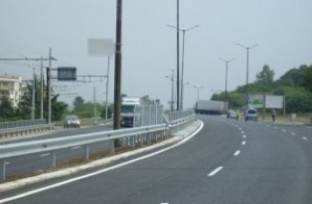 Жители на кв. Долапите и Средна кула блокираха пътя за София