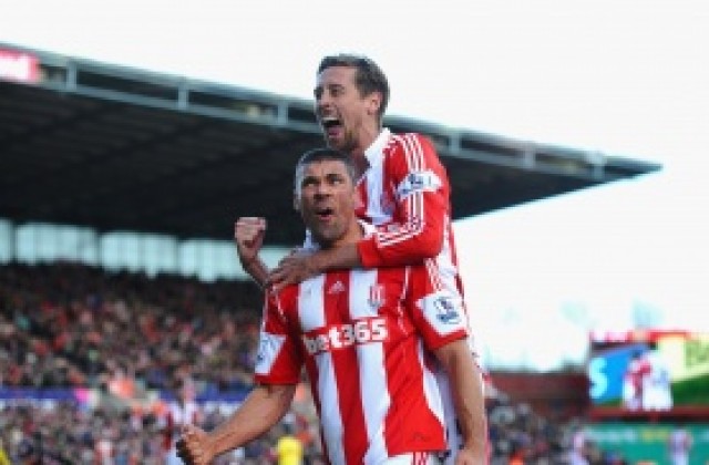 ВИДЕО: Арсенал се издъни срещу Стоук, Шюрле победи Фулъм