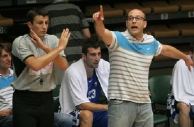 Грозен скандал в Универсиада, Тити удари човек от Рилски, полицията предотврати боя