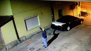 Мъж стреля пред централния офис на България без цензура