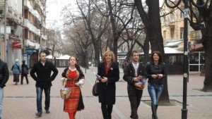 Над 700 мартенички раздаде Мая Манолова и поиска прошка