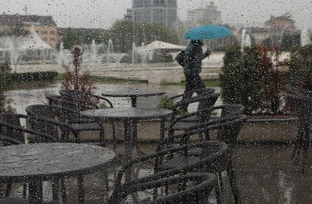 Променливо време, следобед - дъжд