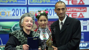 Народната песен е училище по българщина