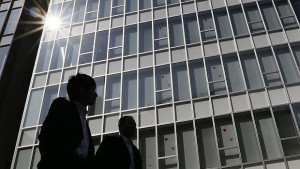 Борсата в Москва и рублата отбелязаха срив централната банка вдигна