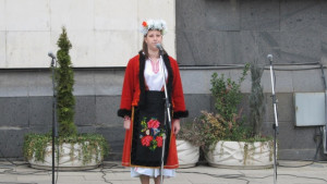 Хубава си моя горо вдигна градуса на българщината в празничния