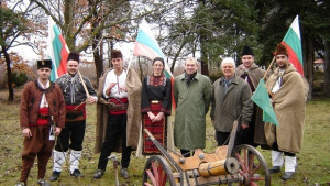 Залпове от черешови топчета белязаха Трети март в Горни Дъбник