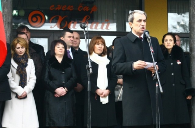 Габрово ще получи пари догодина, заяви Орешарски