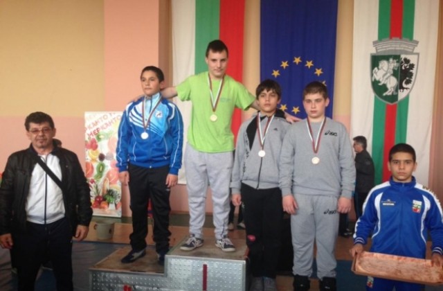 Две титли за децата на клуб Васил и Георги Илиеви