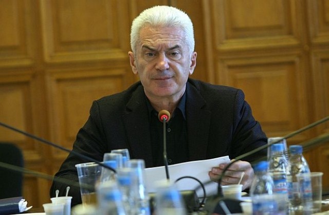 Сидеров няма да отстъпи от исканията си за доходите