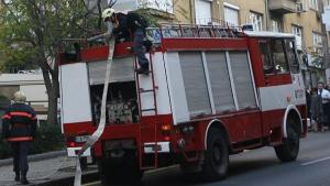 Крадена кола изгоря в столицата след като се вряза в