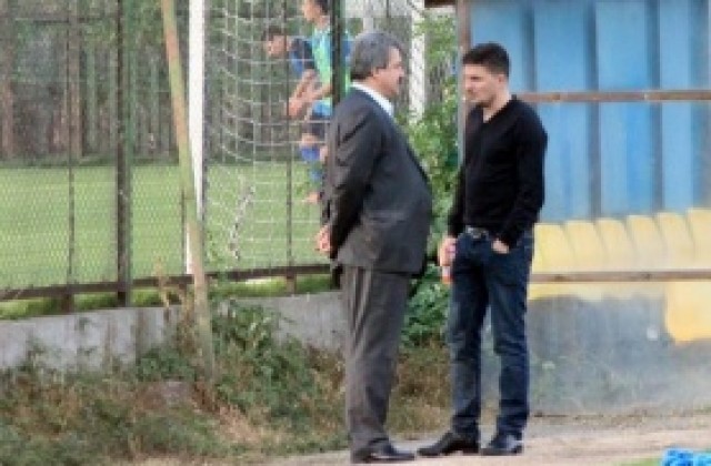 Батков: Приех оставката на Йовов, обмислям заместник