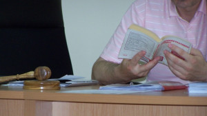 Осъдиха на пробация войниците поругали паметника в Карлово