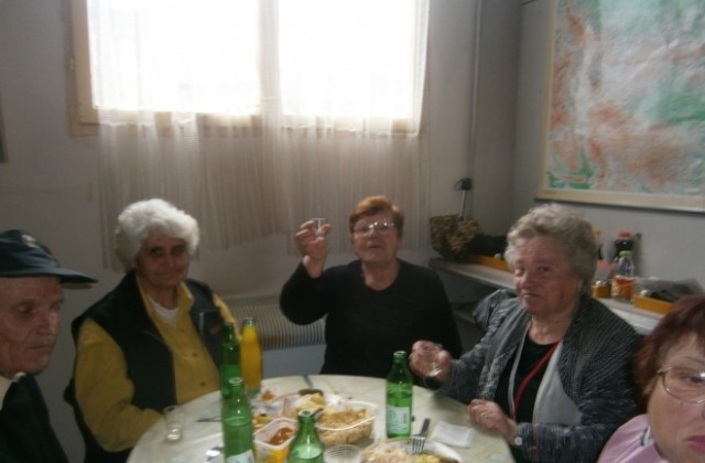 Клуба на пенсионера с тържество за 8-ми март