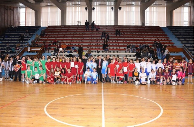 Осмомартенски футболен турнир за девойки