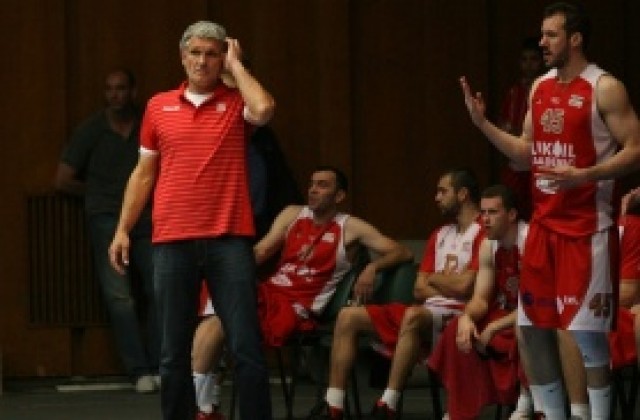 Лукойл Академик привлече гард