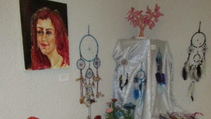 Женитворци представят живопис екобижута и капани за сънища