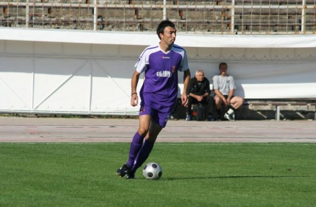 Етър ВТ уреди операция на Емил Копаранов в Чехия, прие го специалист, работил с Петер Чех