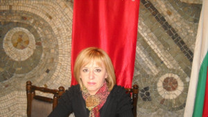 Мая Манолова и съветници тръгват по селата