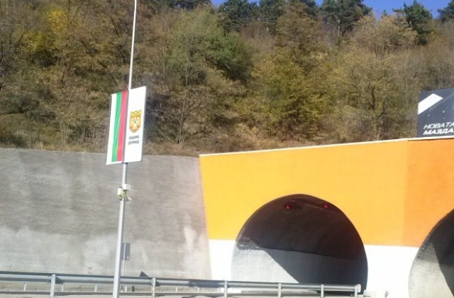 АПИ: Няма проблеми с подпорната стена при тунела до Дупница