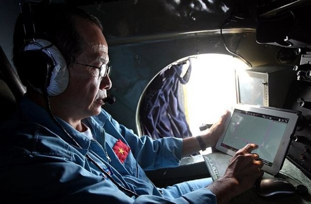 Китай включи спътници в издирването на изчезналия самолет