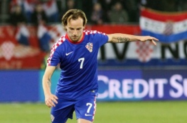 Ракитич подписва нов договор със Севиля