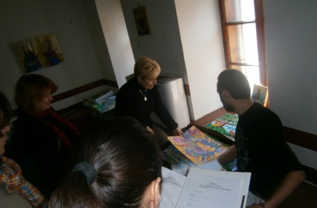 1079 картини на Седмия национален конкурс за детска рисунка Пролет върху листа