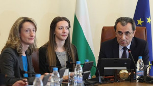 Кабинетът отпусна великденските добавки към пенсиите