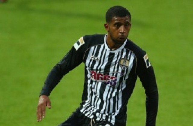 Английски футболист изгоря за 10 мача заради ухапване