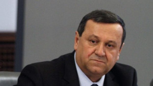 Адемов Няма да замразяваме пари за обезщетения до 2016 г