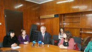 Ученици от ЕГ на среща с областния управител