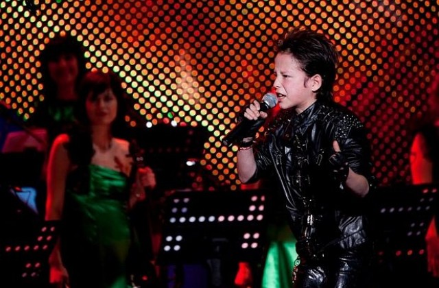 Малкият рокаджия Радослав от Аксаково взриви сцената на „Големите надежди