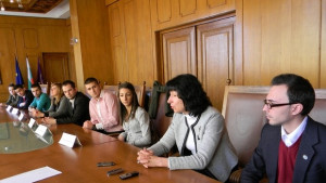 Младежки организации с акция за почистване на Велико Търново