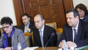 Кабинетът не планира промяна на осигурителни вноски