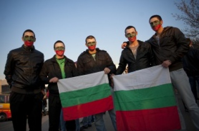 СНИМКИ: Феновете в приповдигнато настроение преди Лудогорец - Валенсия