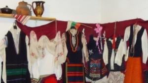 Пролетен бал Да съхраним българското в читалището в Радомирци