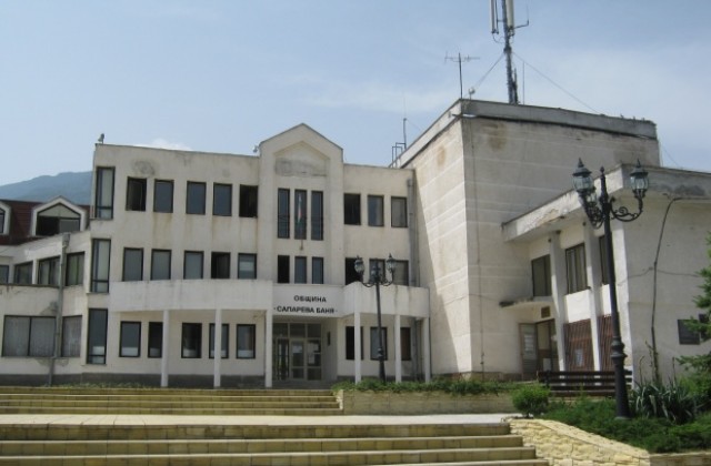 Запознават областният управител с проблемите с пътищата в община Сапарева баня