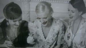 Изложбата с ретро фотографии остава още седмица в Габрово