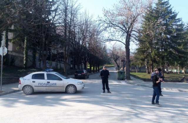 Директорът на училището в Лясковец: От 4 месеца получавам писма със заплахи от Савов