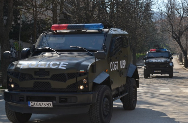 Край на драмата в Лясковец! Стрелецът е задържан и ранен в корема