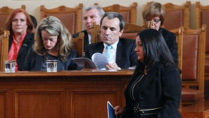 Лиляна Павлова Правителството няма намерение да строи АМ Хемус