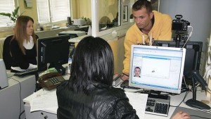 Извънреден график в паспортна служба