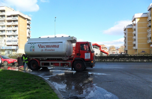 Пролетното къпане на града започна