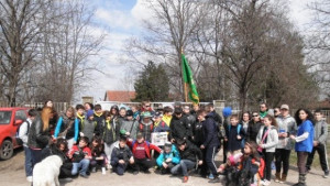 Деца от клуб Приста скаут осиновиха 2 кучета