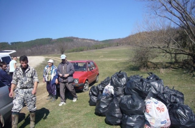 740 лв. събраха в Елена за зарибяване на язовир Йовковци с бял амур