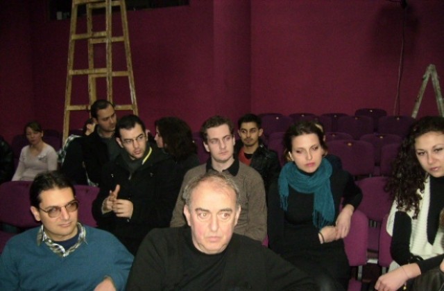 Абсолвентите от НАТФИЗ Кръстю Сарафов с три спектакъла в Кюстендил