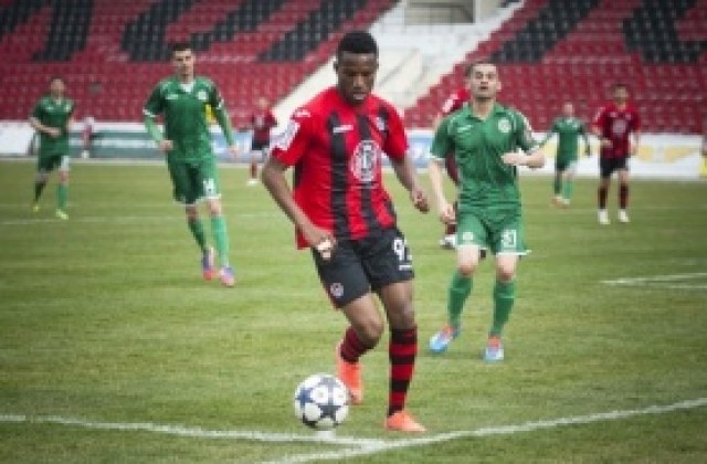 Нефтохимик и Локо Сф играят в петък в Несебър