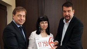 Двете фондации получиха даренията от благотворителния търг на Дарик